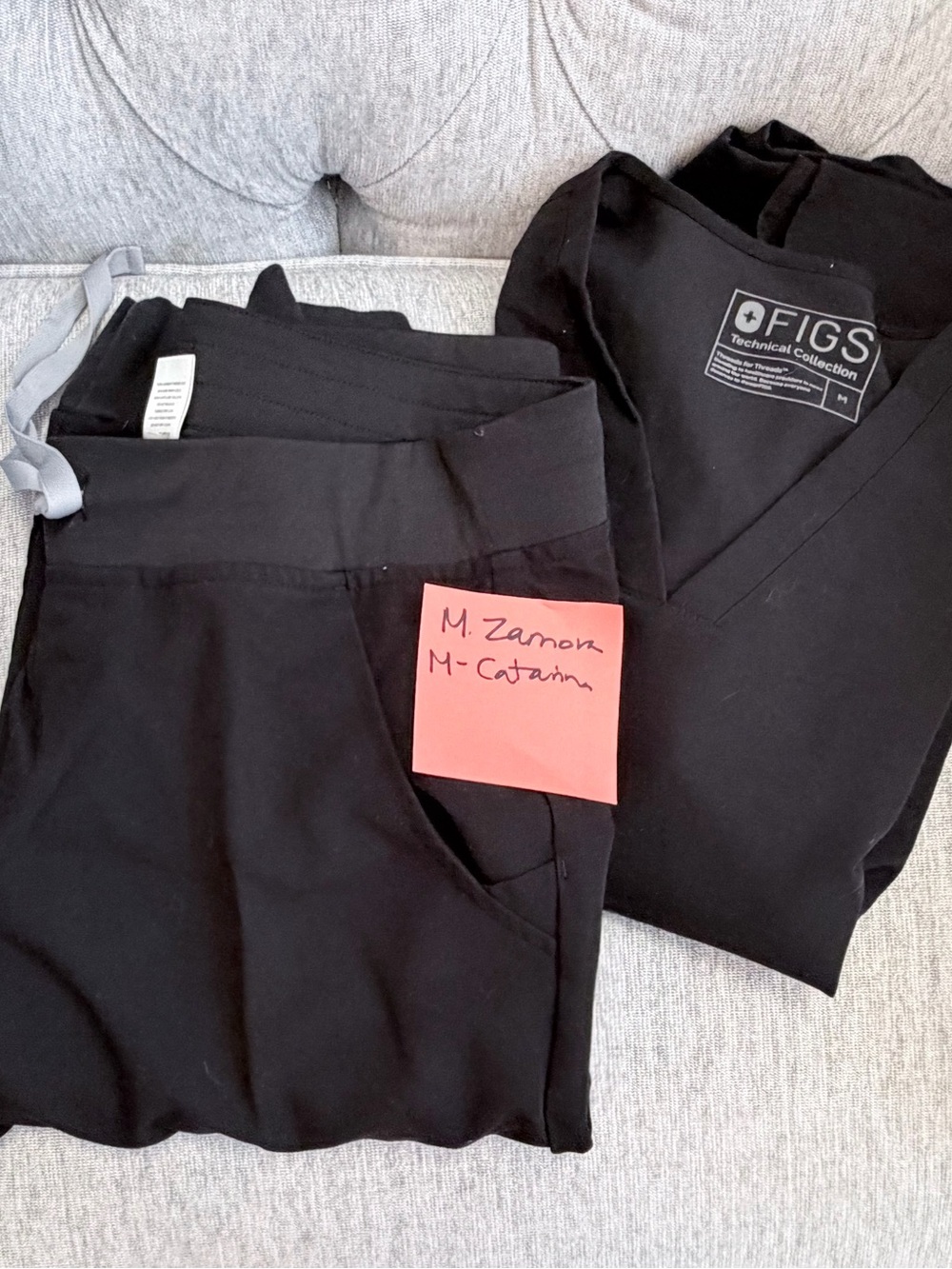 Figs Catalina top - M, Zamora jogger - MP black